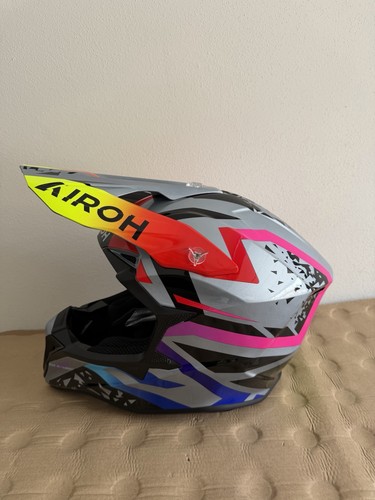 Casco airoh wraap - wraap, karma